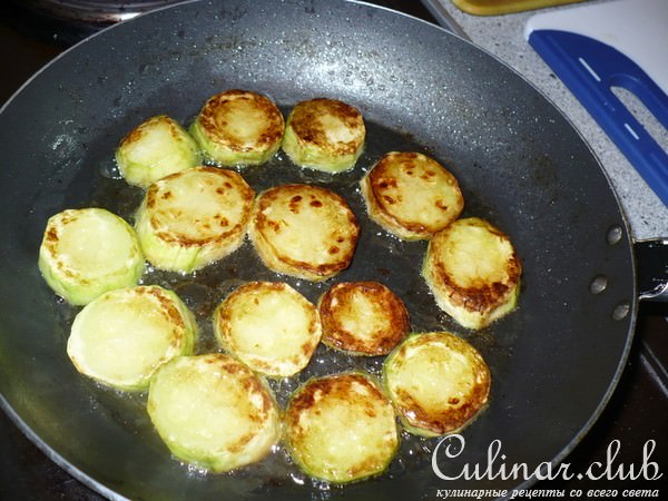 Жареные кабачки на закуску.