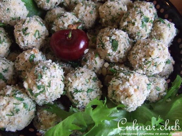 шарики из копченой курицы с зеленью и острым зеленым перцем