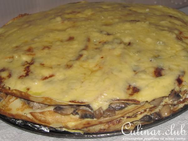 Блинчатый торт с грибами и творогом.
