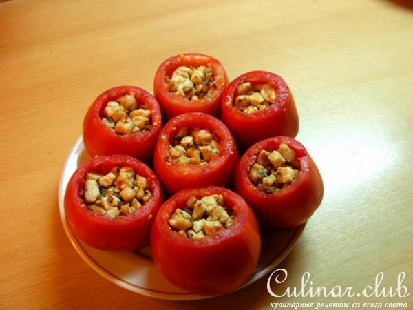 Помидоры, фаршированные курицей