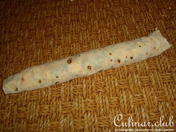 Рулет из лаваша (один из вариантов)