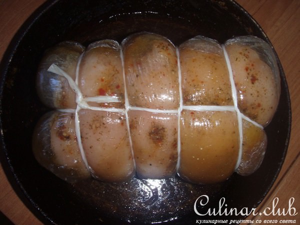 "Рулет из грудинки с мясной начинкой"