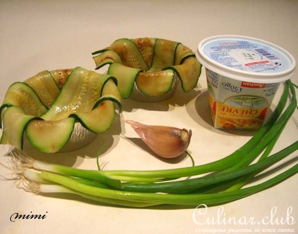 "шарлотка" из цуккини с козьим сыром