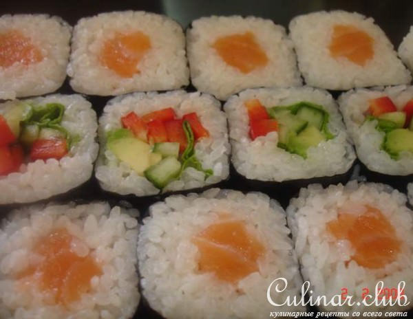 Суши ясай маки с овощами, авокадо и латуком