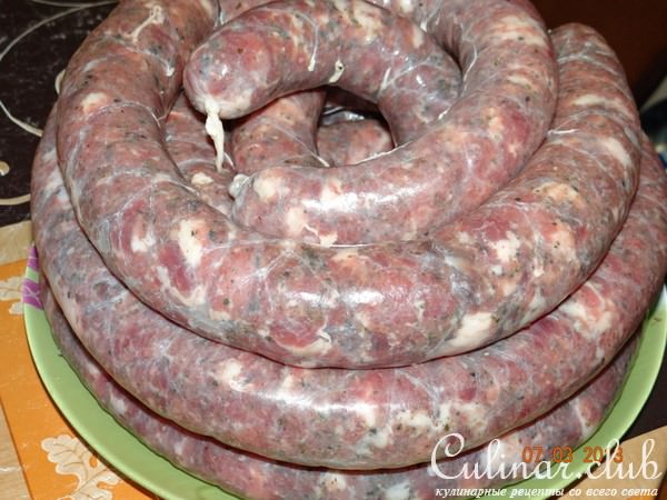 Сыровяленная домашняя колбаса