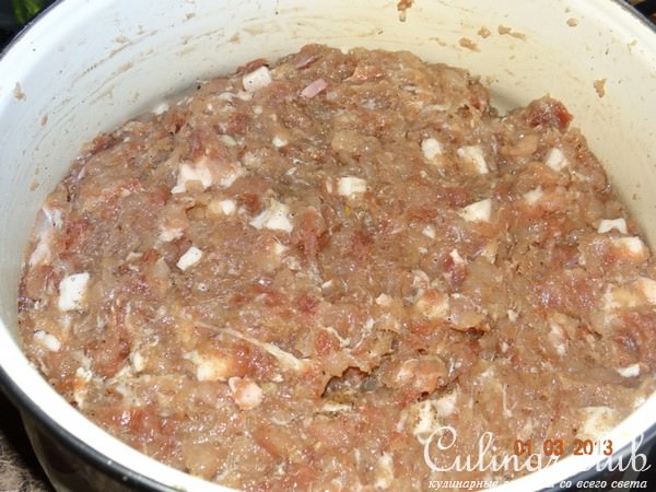 Нежная и ароматная домашняя колбаска