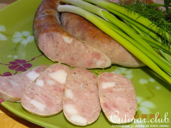 Нежная и ароматная домашняя колбаска