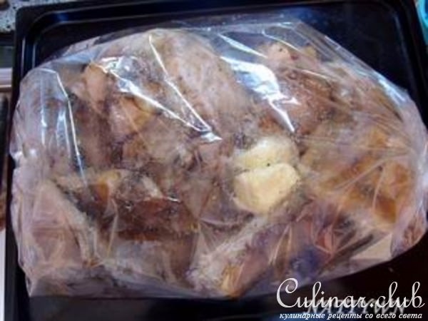 «Братец кролик» с орехово-чесночным соусом.