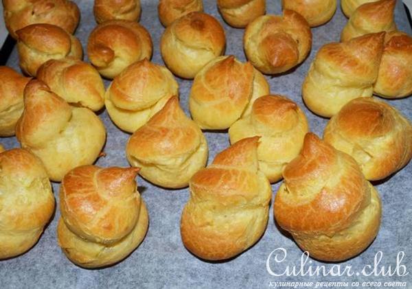 Профитроли с парфе из куриной печени