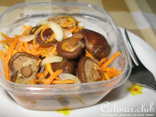 Морковный салат с грибами "по-корейски"