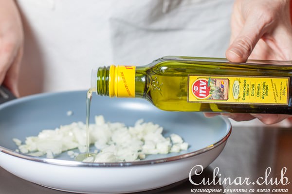 Рулет из капусты с грецкими орехами и черносливом