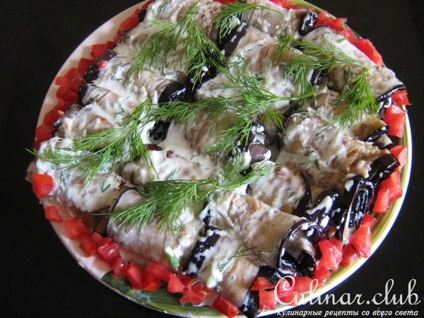 Баклажаны под вкусным соусом.