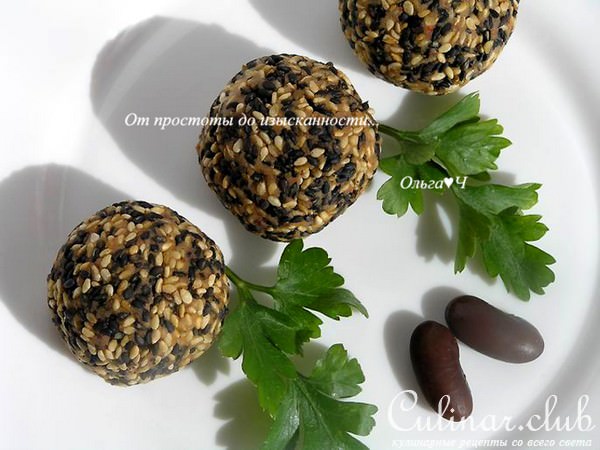 Паштет-закуска из фасоли в кунжутной панировке