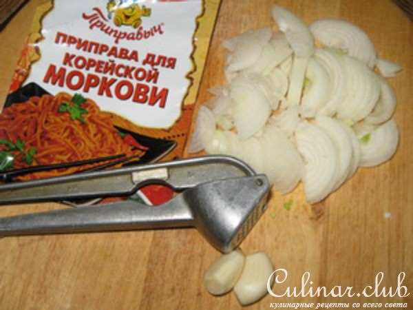 Морковный салат с грибами "по-корейски"