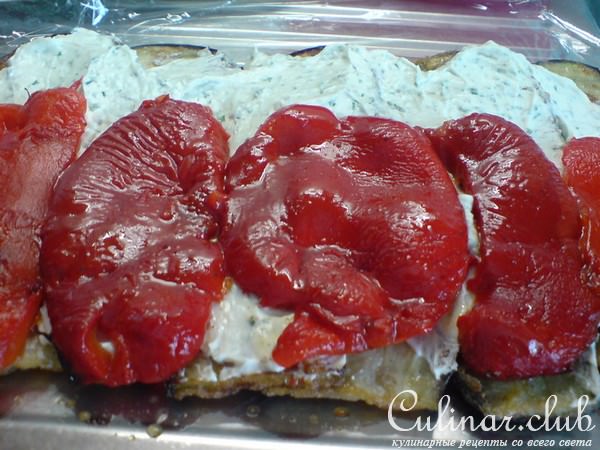 Рулетики закусочные из баклажанов и печёного перца