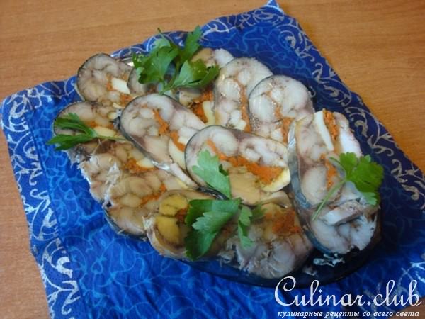 Рулет из скумбрии с салом