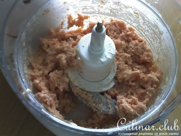 Суфле из лосося с кремом из авокадо