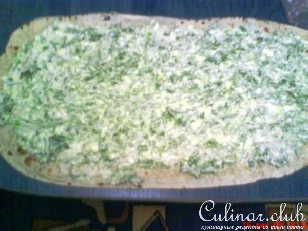 Крабовые палочки в лаваше или рулет с крабовыми палочками(возможно вариант).Не для оценки.