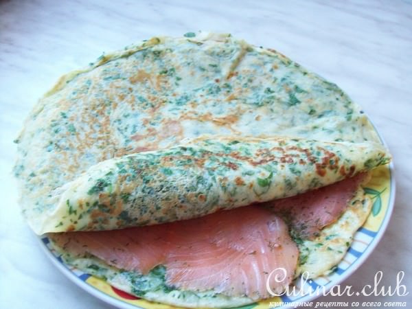 Блинчатый рулет с лососем.