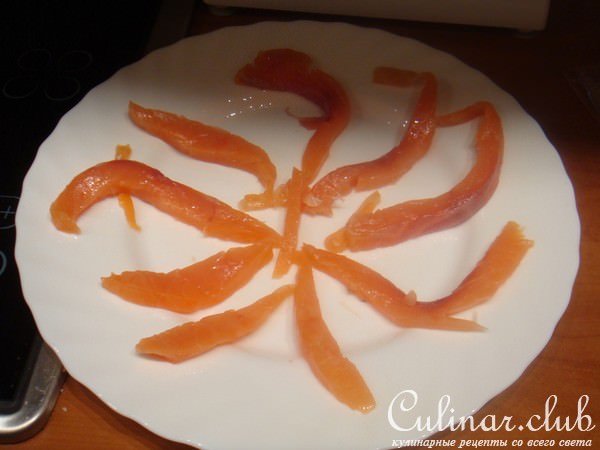 Закуска из семги с огурцами