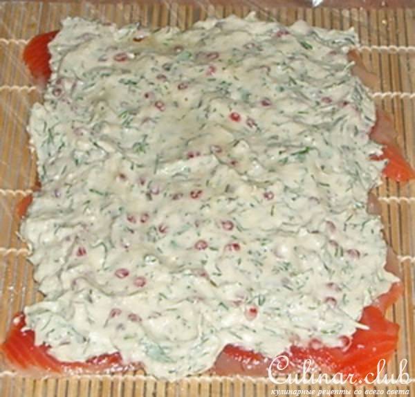 Закусочный рулет из красной рыбы