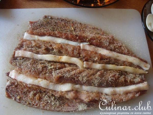 Рулет из скумбрии с салом