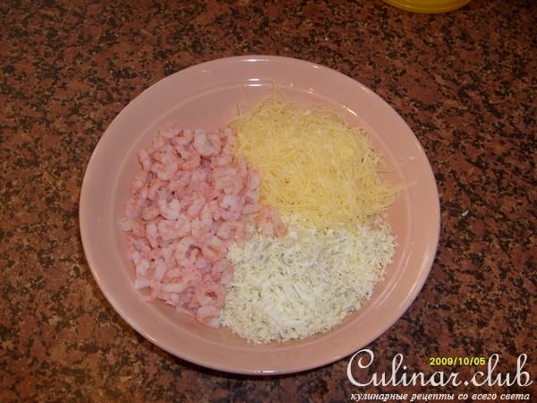 Волованы с креветкой и икрой.