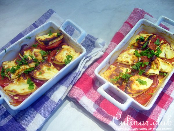 Запеченная с помидорами и луком брынза