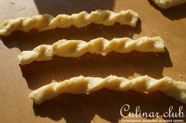 Сырные палочки с кунжутом