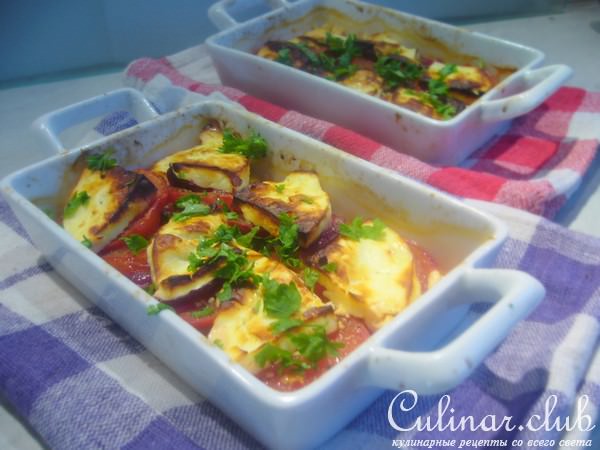 Запеченная с помидорами и луком брынза