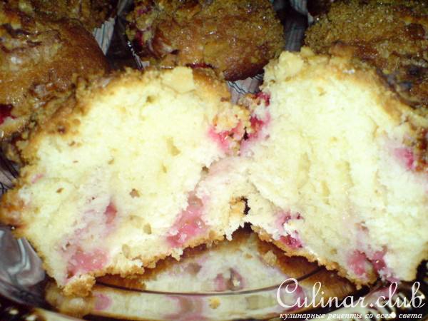 Кексы с красной смородиной и грецкими орехами
