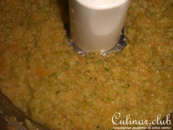 Пряные закусочные маффины из цукинни