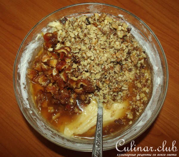 Финиковый кекс с орехами