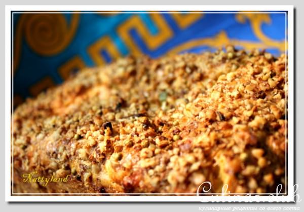 Кекс-суфле из кабачка с сыром под корочкой из грецких орехов и кориандра