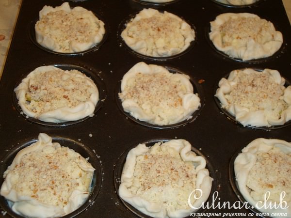 Маффины слоеные с яблоками и миндалем