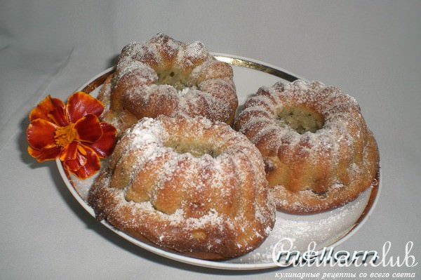 Кексы из ряженки с халвой
