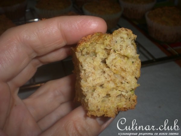 Пряные закусочные маффины из цукинни