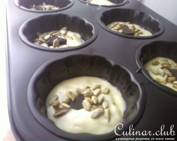 Маффины с шоколадом и с семенами подсолнуха