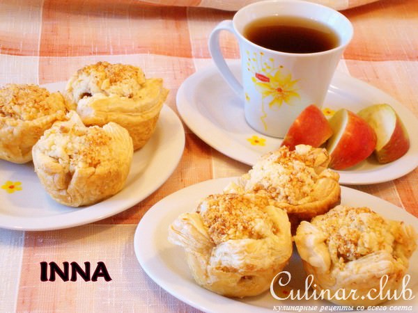 Маффины слоеные с яблоками и миндалем