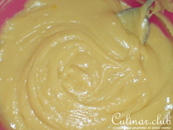 Маффины с "шапкой" из Маскарпоне и клубничным пюре