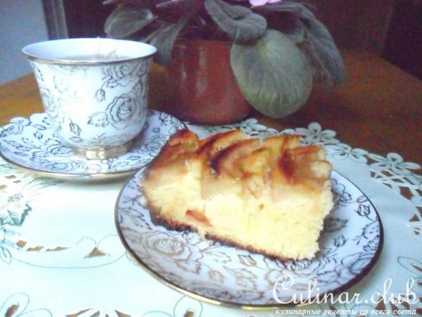 Яблочный кекс с миндалем