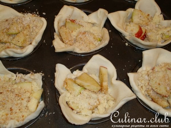 Маффины слоеные с яблоками и миндалем