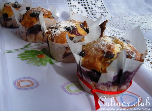 Маффины с белым шоколадом и черникой