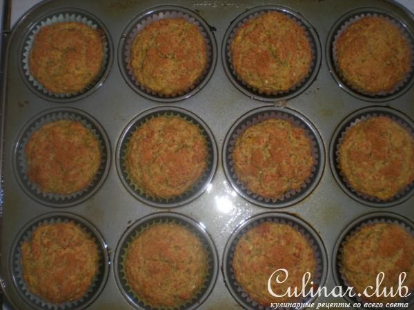 Пряные закусочные маффины из цукинни