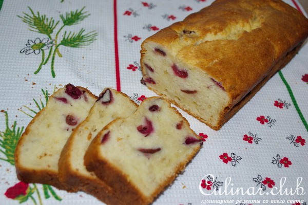 Творожный кекс с вишней