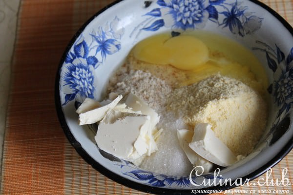 Кукурузные корзиночки с конфитюром и опаленной меренгой