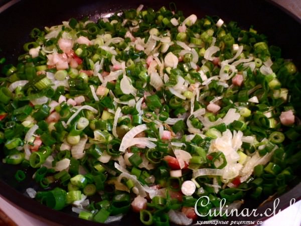 Луковый пирог с сыром.