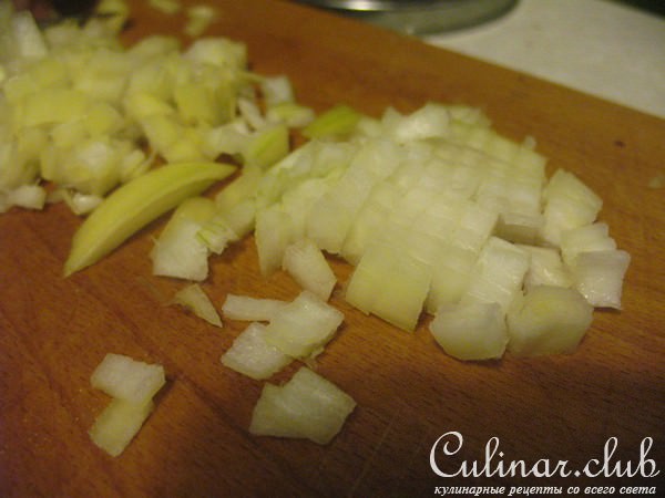 Лоранский пирог с курицей, грибами и брокколи