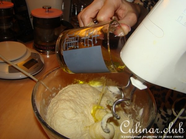 вариант дрожжевого теста на мацони и оливковом масле