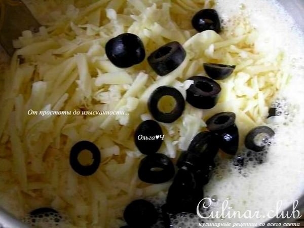 Сырные булочки с маслинами и кунжутом